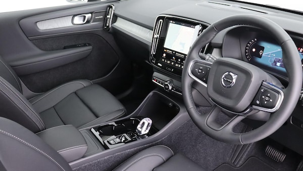 Used Volvo XC40 2025 for sale - 76282867: Photo 4