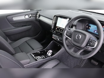 Used Volvo XC40 2025 for sale - 76282867: Photo