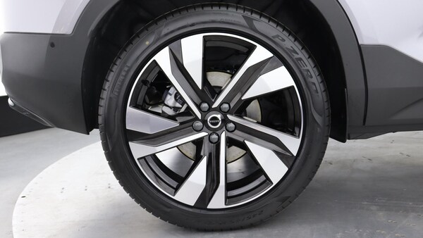 Used Volvo XC40 2025 for sale - 76282867: Photo 9