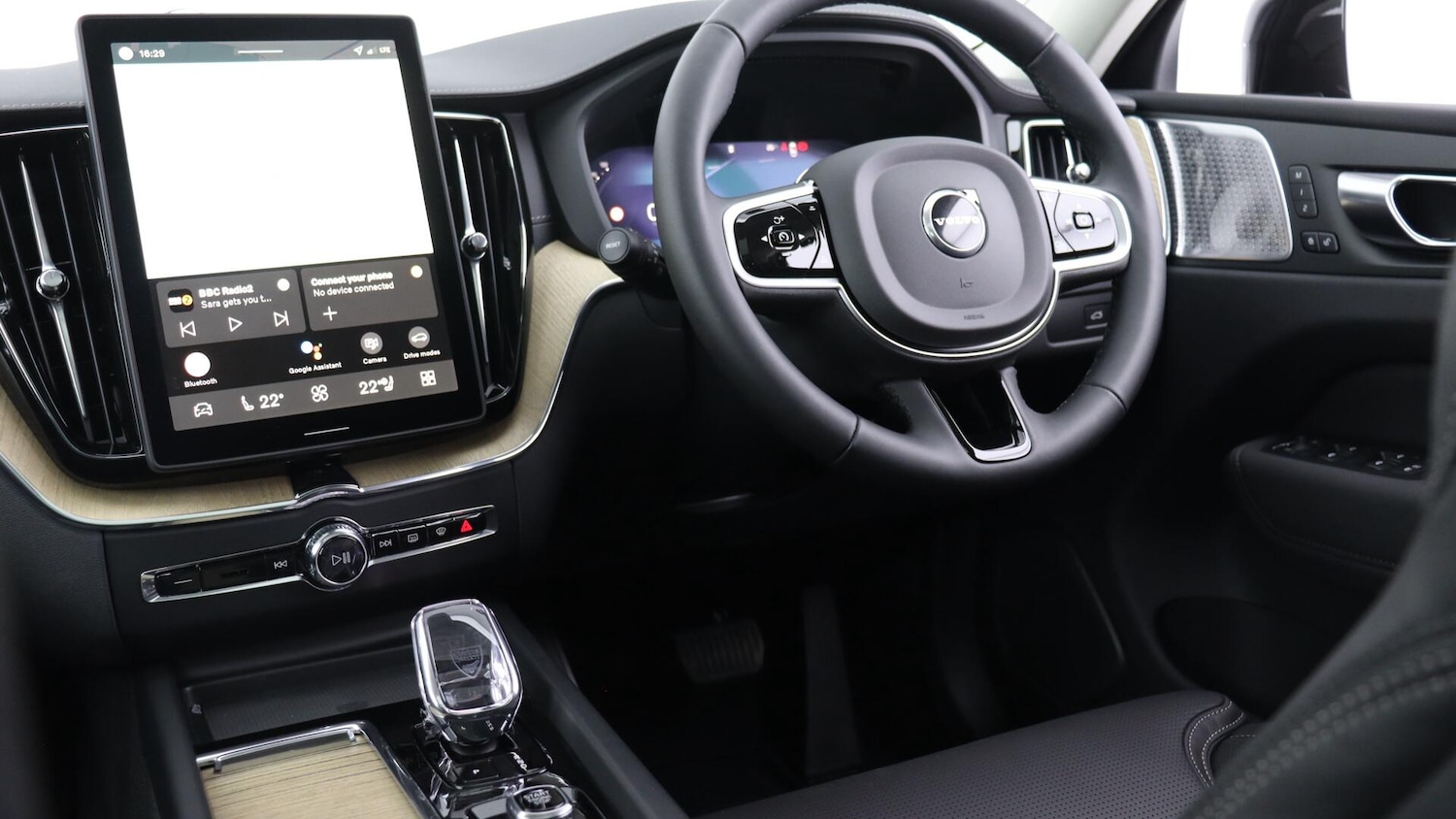Used Volvo XC60 2025 for sale - 76326038: Photo 43