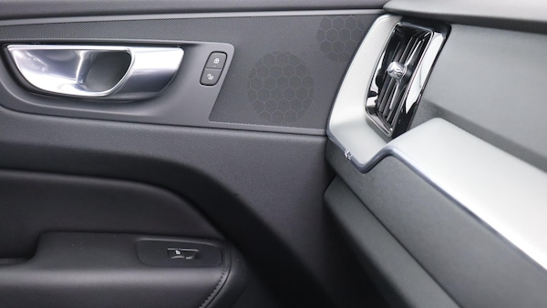 Used Volvo XC60 2022 for sale - 76270450: Photo 45
