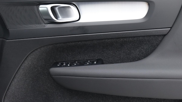 Used Volvo XC40 for sale - 76327134: Photo 29