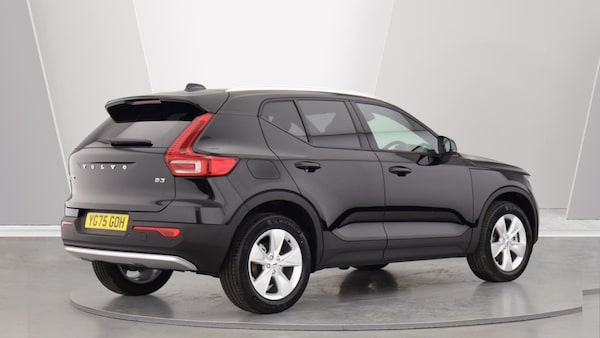 Used Volvo XC40 for sale - 76327134: Photo 2