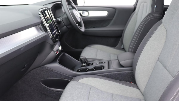 Used Volvo XC40 for sale - 76327134: Photo 42
