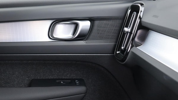 Used Volvo XC40 for sale - 76327134: Photo 48