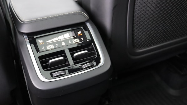 Used Volvo XC60 2021 for sale - 76270511: Photo 45