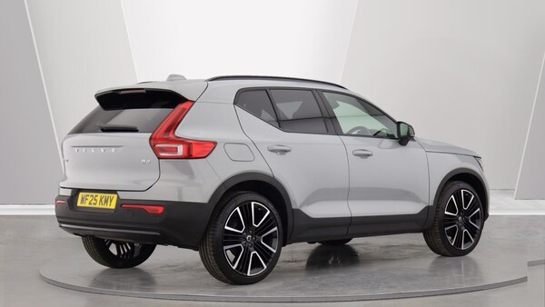 Used Volvo XC40 2025 for sale - 75781321: Photo 2