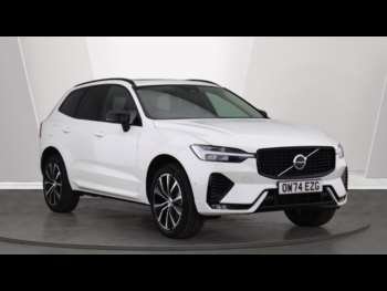 (74) - B5 AWD Ultra Dark (Sunroof, Bowers & Wilkins, 360 Camera) 5-Door