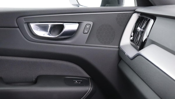 Used Volvo XC60 2022 for sale - 75647272: Photo 46
