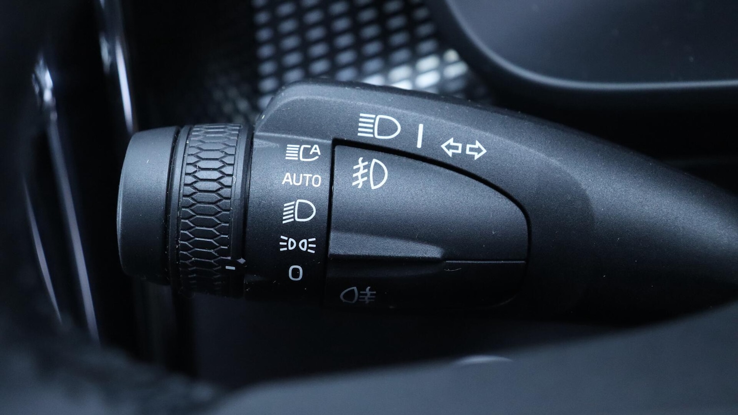 Used Volvo XC40 2023 for sale - 76158568: Photo 20