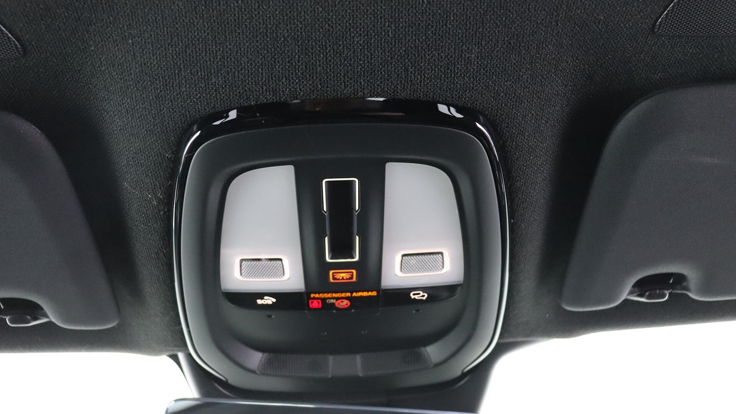 Used Volvo XC40 2023 for sale - 76158568: Photo 28