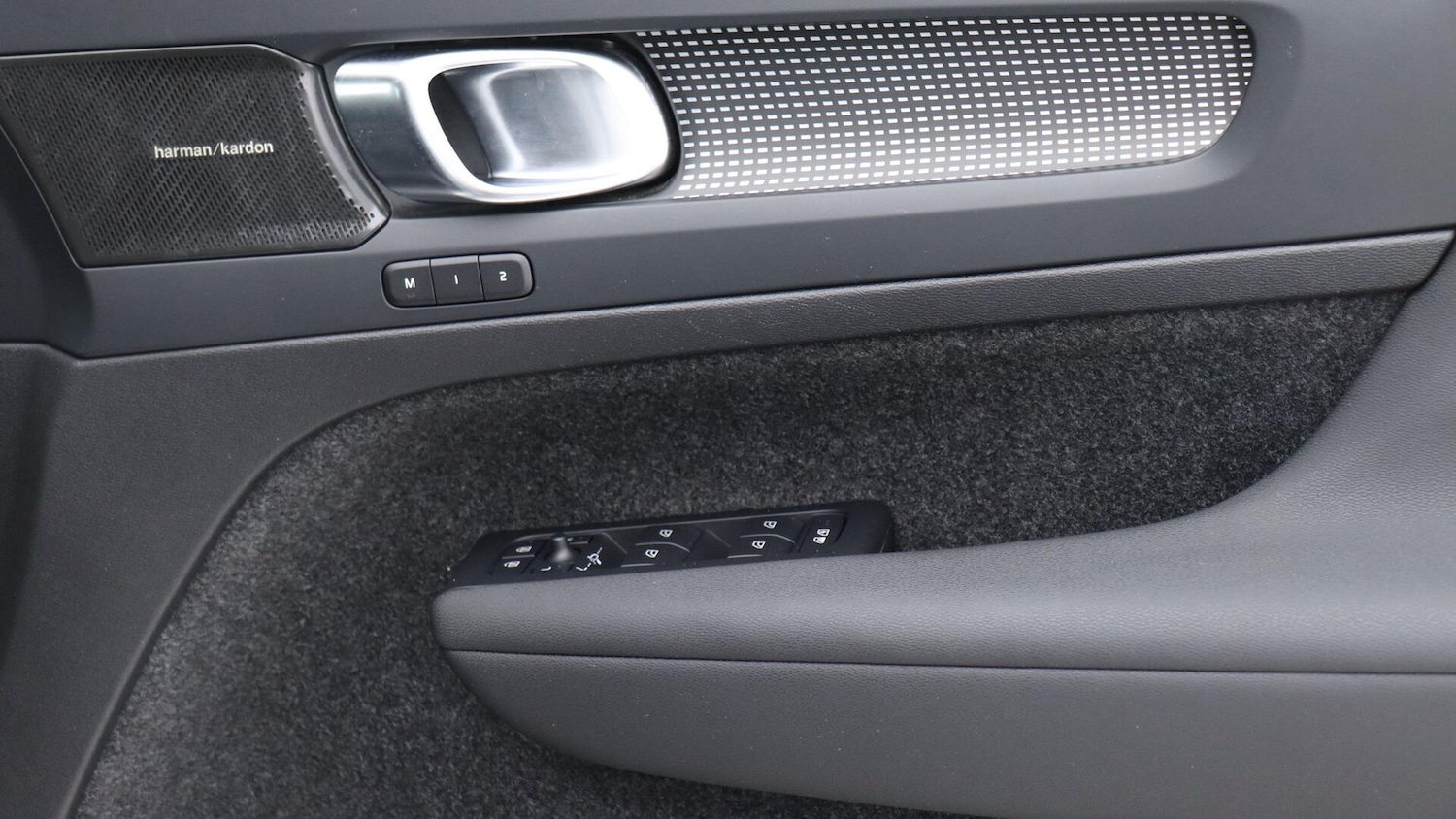 Used Volvo XC40 2023 for sale - 76158568: Photo 29