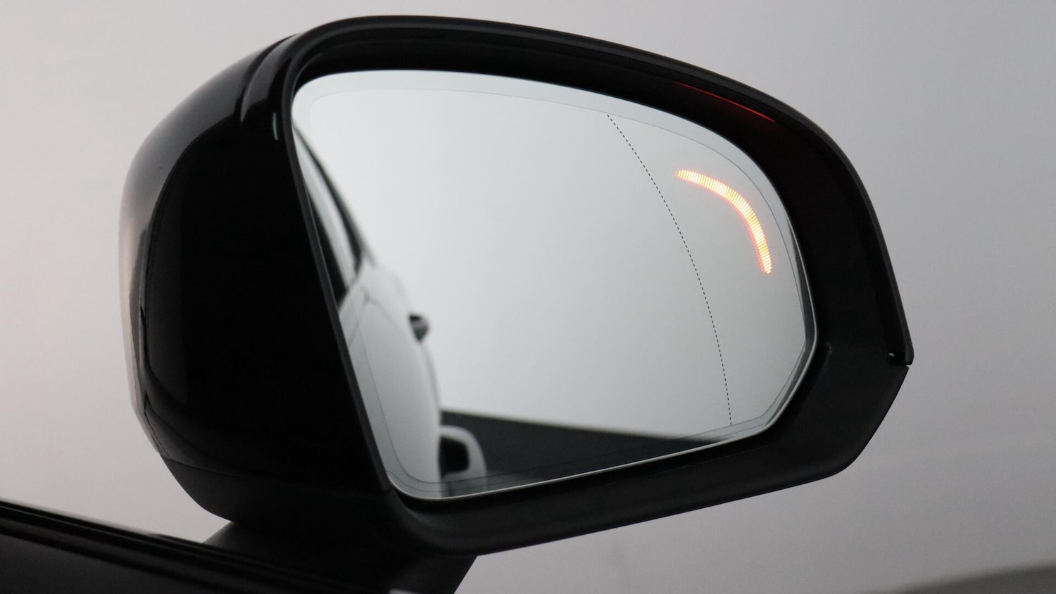 Used Volvo XC40 2023 for sale - 76158568: Photo 32