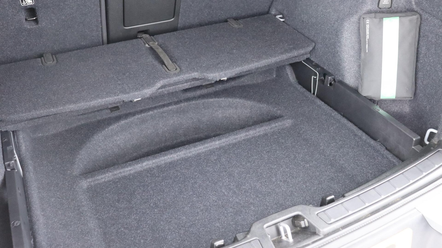 Used Volvo XC40 2023 for sale - 76158568: Photo 37