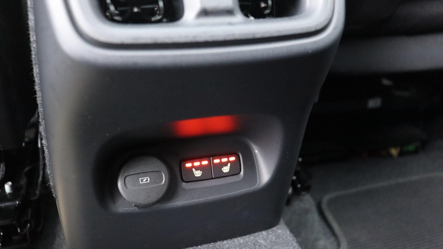 Used Volvo XC40 2023 for sale - 76158568: Photo 41