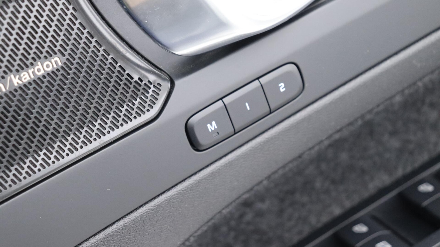 Used Volvo XC40 2023 for sale - 76158568: Photo 42