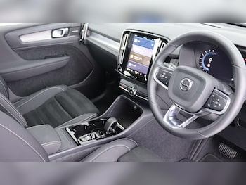 Used Volvo XC40 2023 for sale - 76158568: Photo