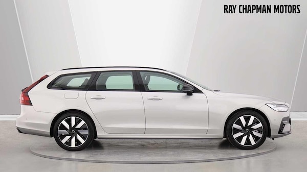 Used Volvo V90 2025 for sale - 76189743: Photo 3