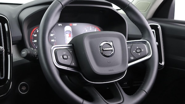 Used Volvo XC40 2021 for sale - 76270686: Photo 10