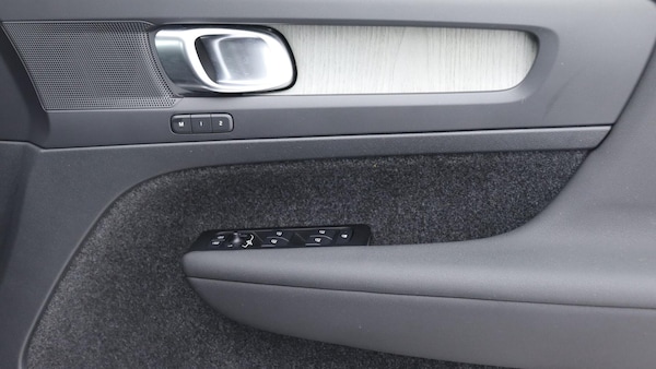 Used Volvo XC40 2021 for sale - 76270686: Photo 29