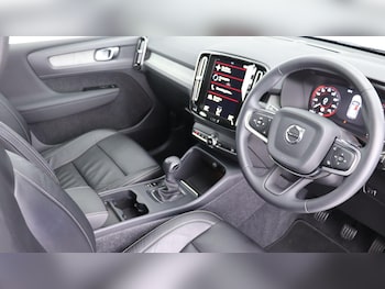 Used Volvo XC40 2021 for sale - 76270686: Photo 4
