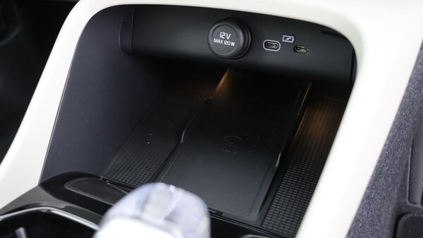 Used Volvo XC40 2025 for sale - 76283331: Photo 43