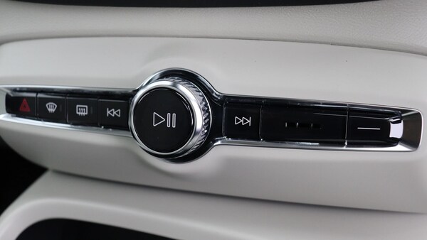Used Volvo XC40 2025 for sale - 76283331: Photo 49