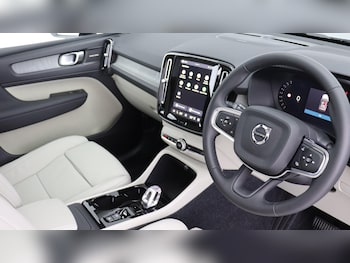 Used Volvo XC40 2025 for sale - 76283331: Photo 4