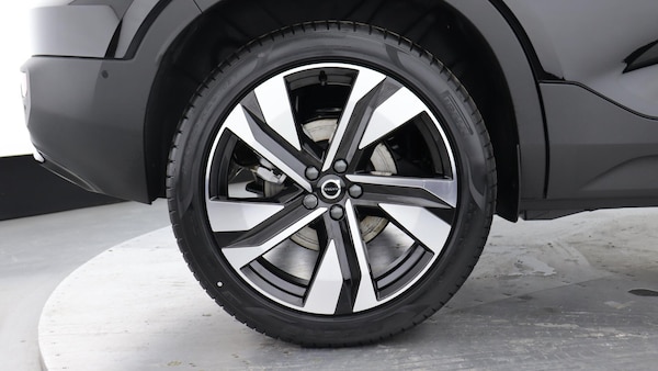 Used Volvo XC40 2025 for sale - 76283331: Photo 9