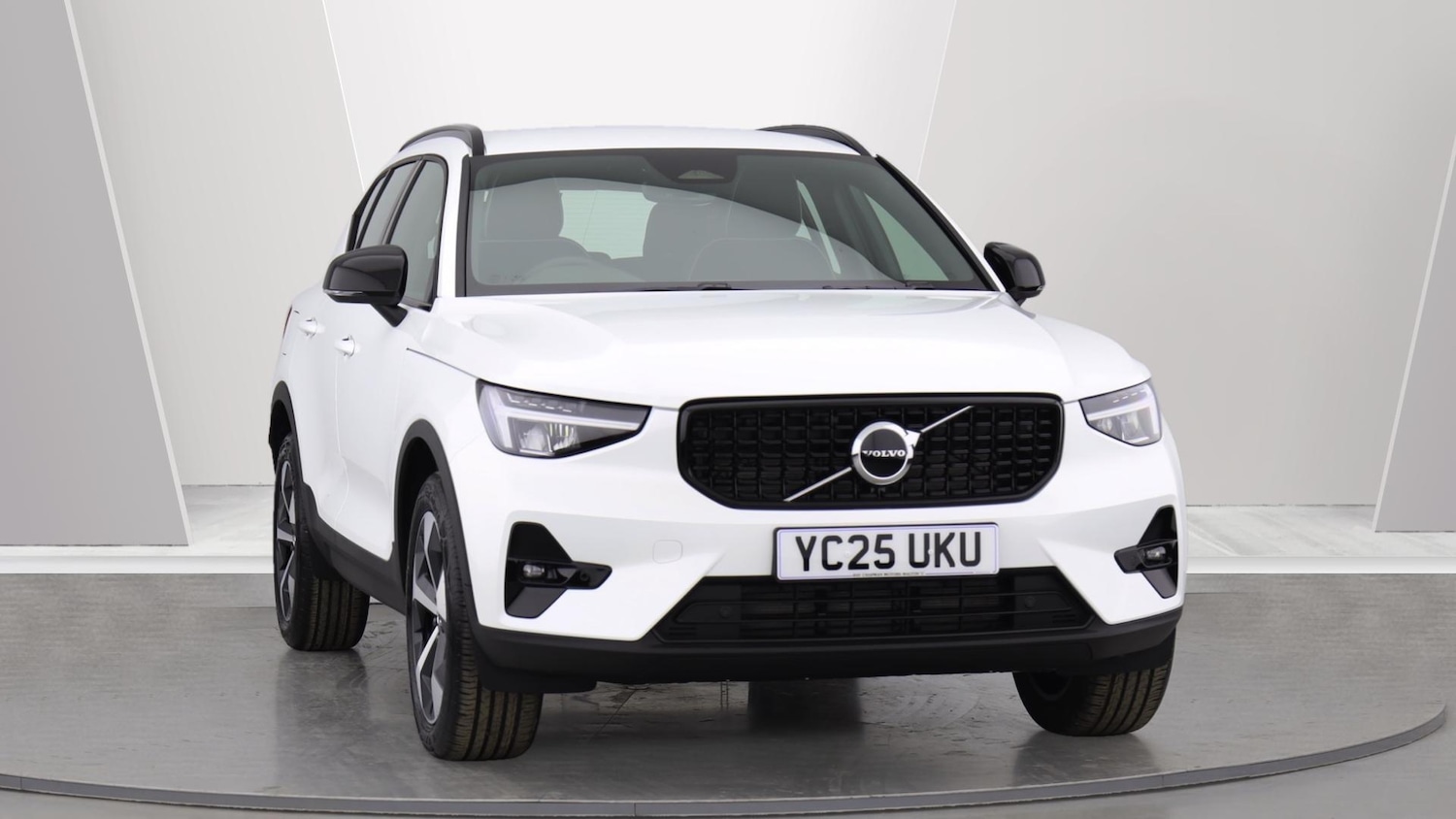 Used Volvo XC40 2025 for sale - 76084008: Photo 1