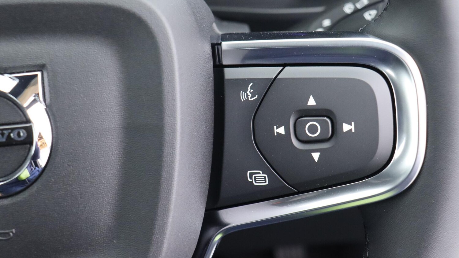 Used Volvo XC40 2025 for sale - 76084008: Photo 22