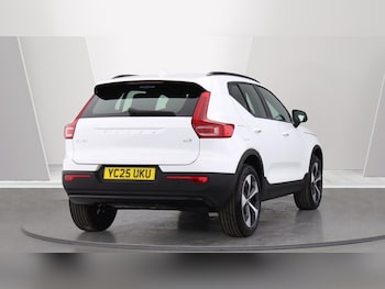 Used Volvo XC40 2025 for sale - 76084008: Photo 2
