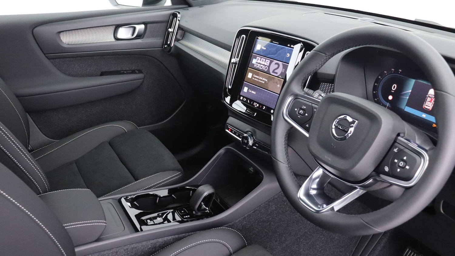 Used Volvo XC40 2025 for sale - 76084008: Photo 4