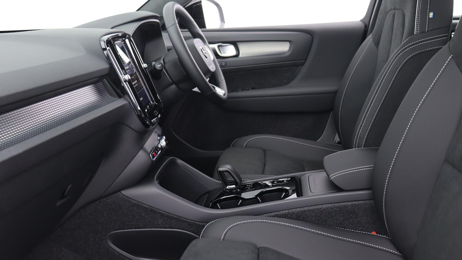 Used Volvo XC40 2025 for sale - 76084008: Photo 48