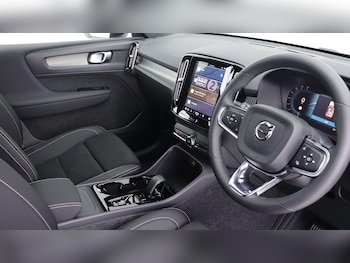 Used Volvo XC40 2025 for sale - 76084008: Photo 4