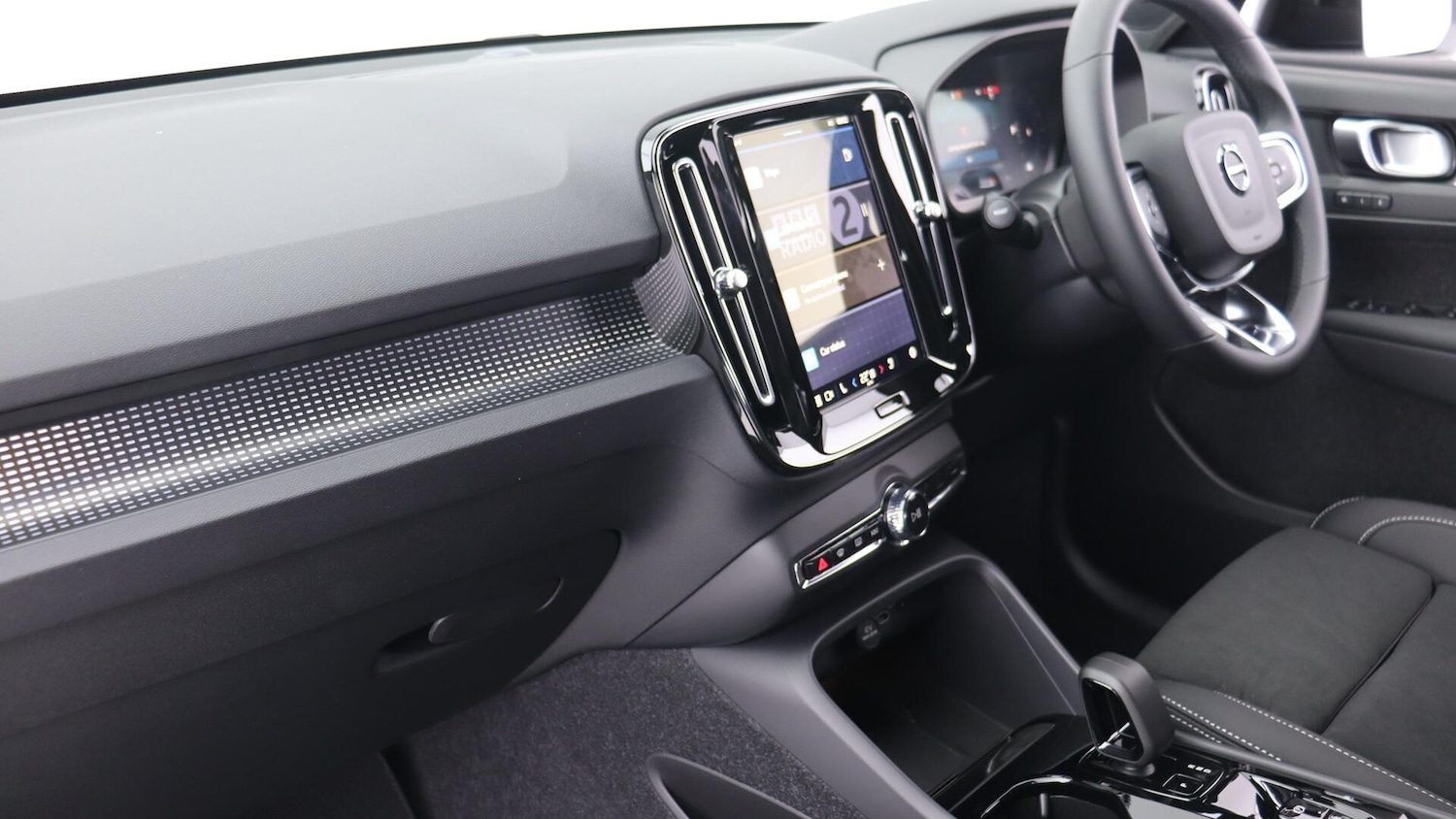 Used Volvo XC40 2025 for sale - 76084008: Photo 5