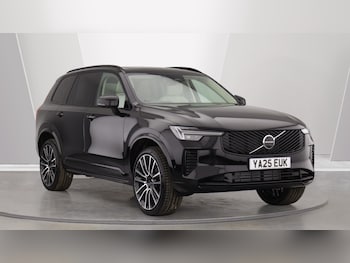 2025 (25) - T8 PHEV AWD Ultra, Dark, 7 Seats (Sunroof, Pilot Assist, Bowers & Wilkins) 5-Door