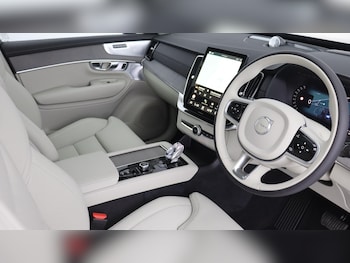 Used Volvo XC90 2025 for sale - 76283757: Photo 4