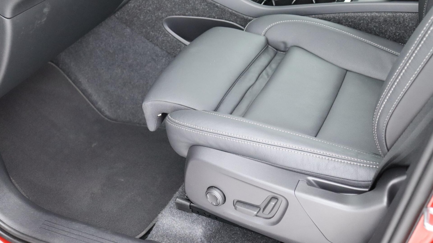 Used Volvo XC40 2025 for sale - 76137545: Photo 30