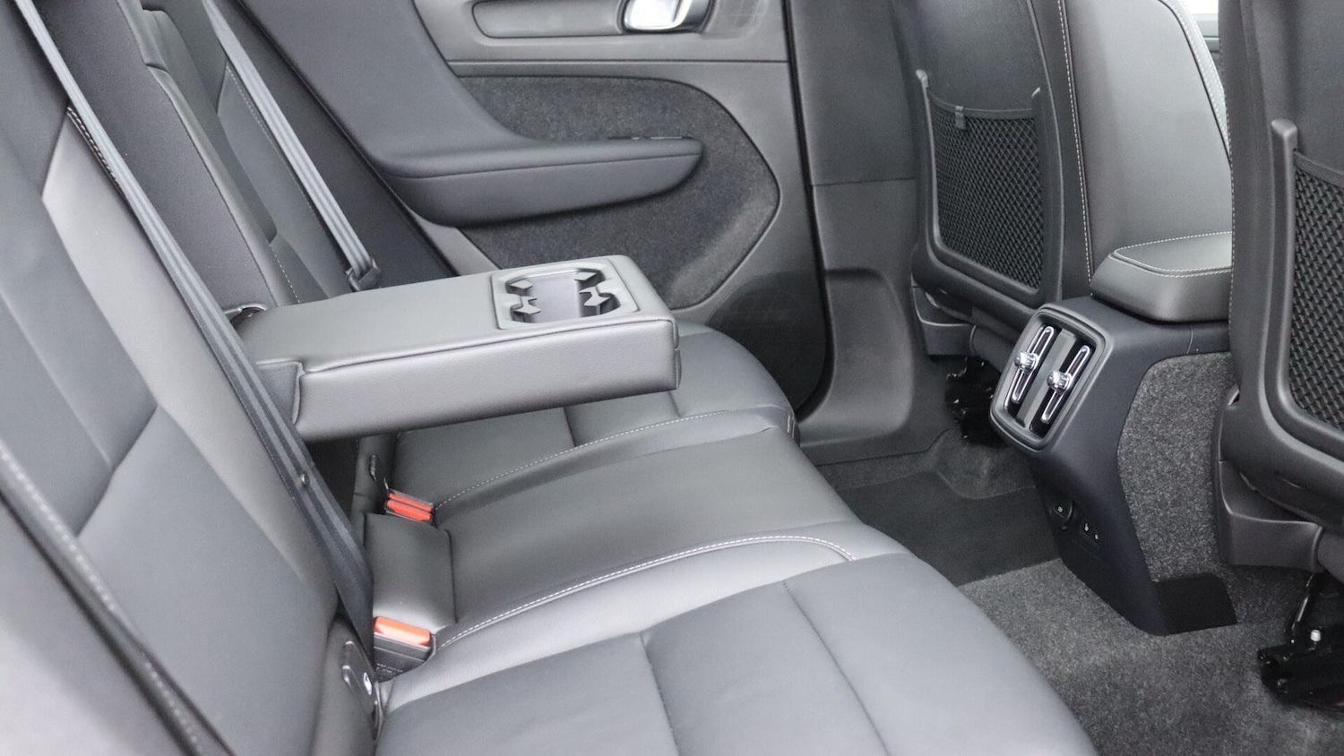 Used Volvo XC40 2025 for sale - 76137545: Photo 33