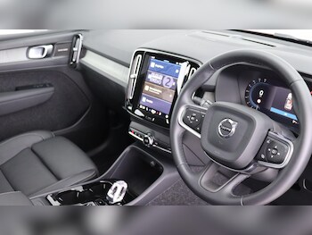 Used Volvo XC40 2025 for sale - 76137545: Photo 4