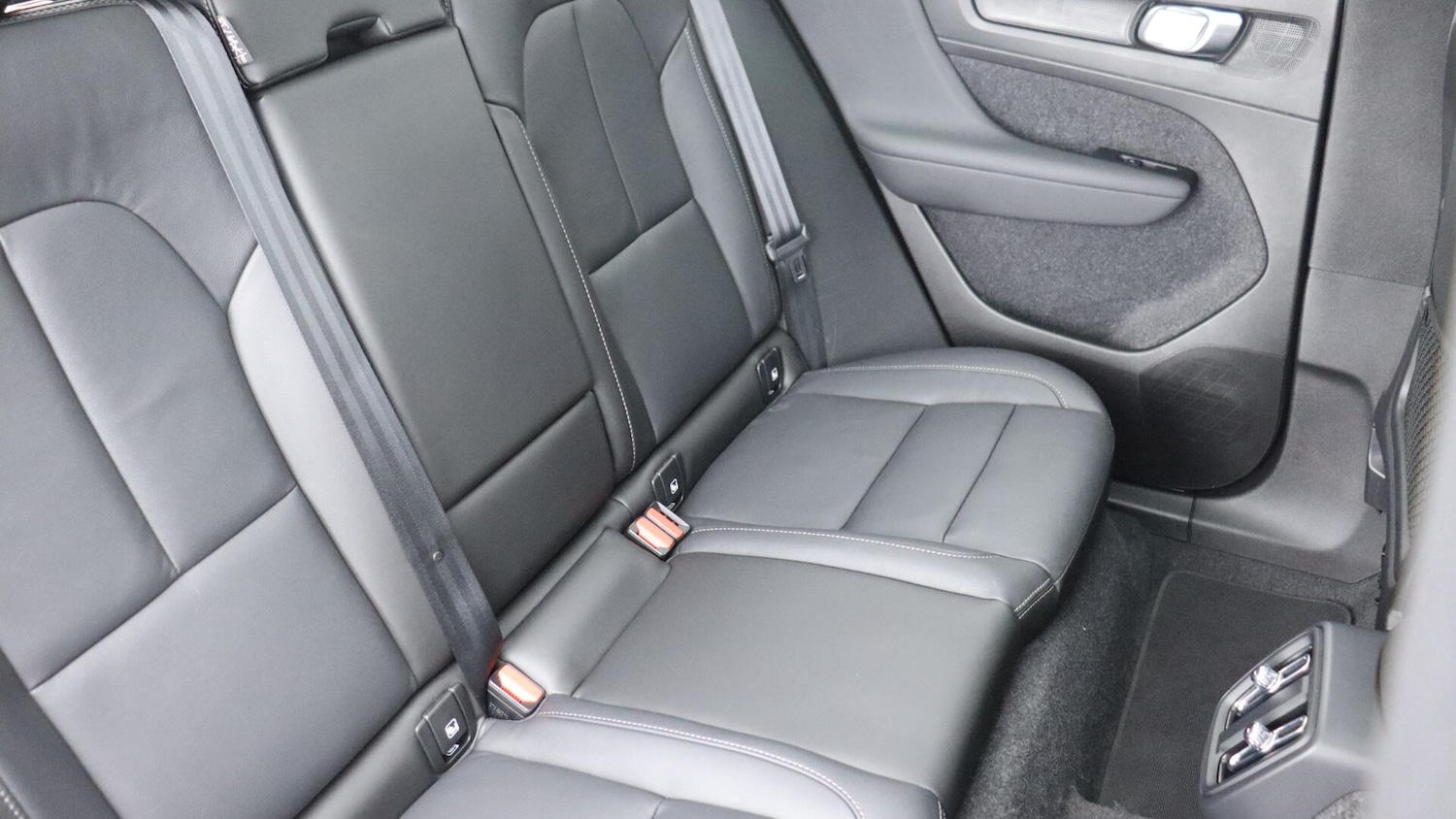 Used Volvo XC40 2025 for sale - 76137545: Photo 6