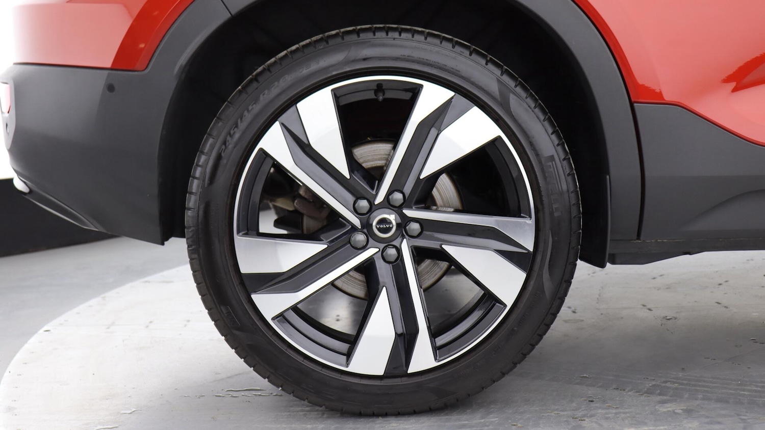 Used Volvo XC40 2025 for sale - 76137545: Photo 9