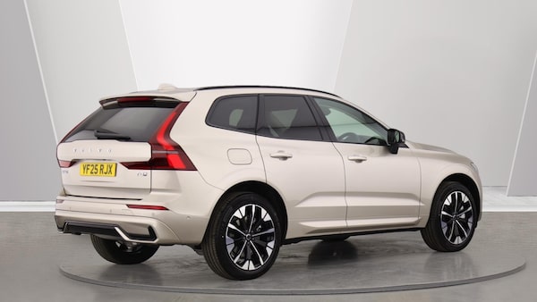 Used Volvo XC60 2025 for sale - 75708106: Photo 2