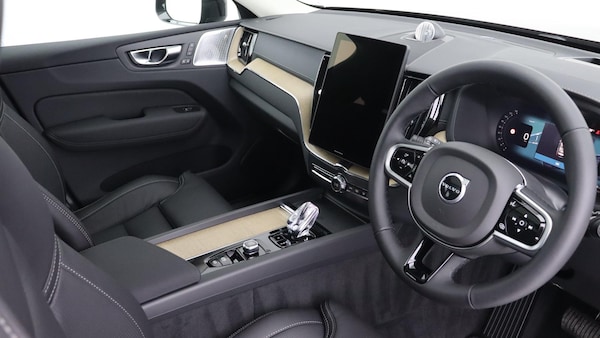 Used Volvo XC60 2025 for sale - 75708106: Photo 4