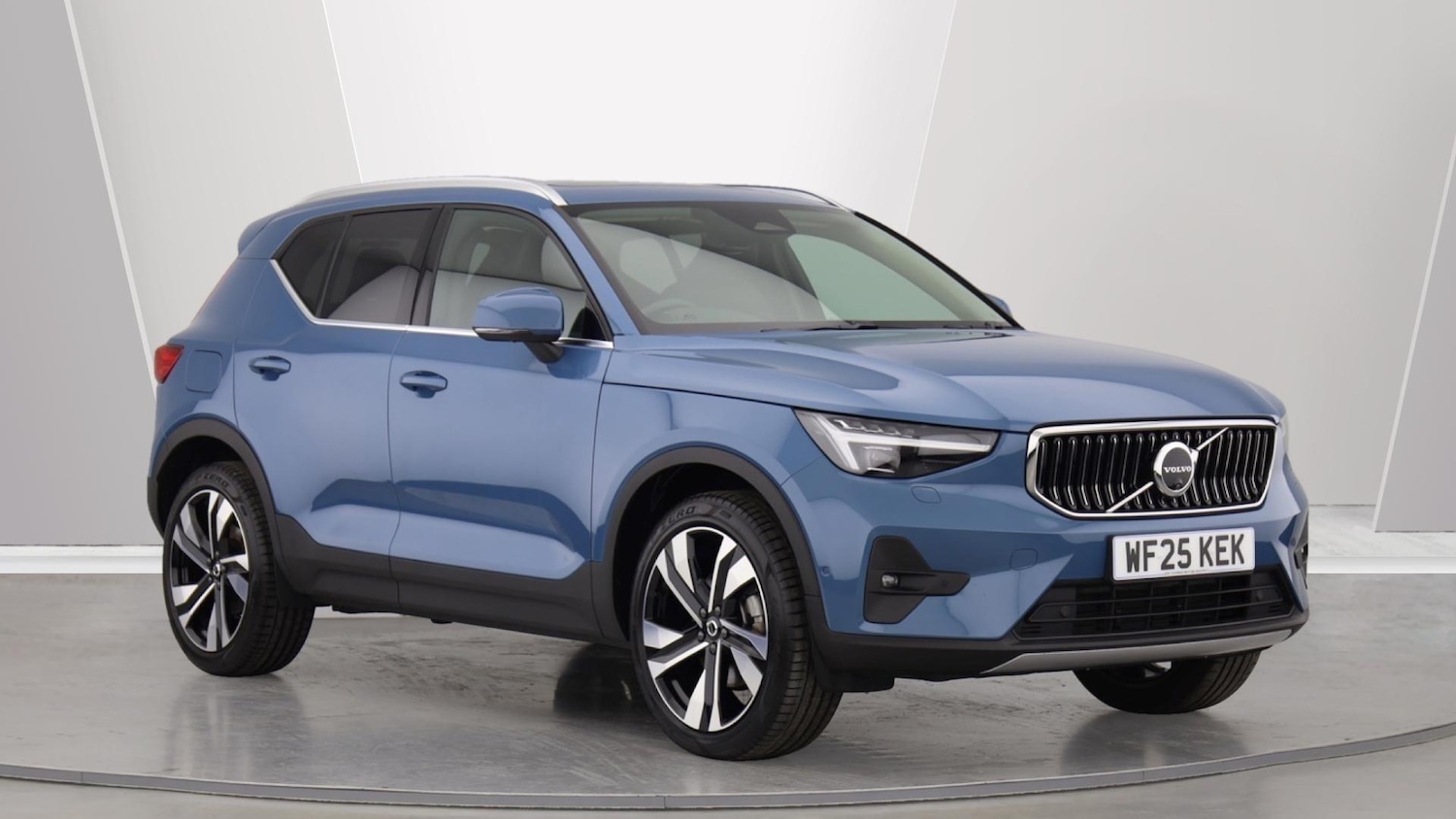 Used Volvo XC40 2025 for sale - 75990911: Photo 1