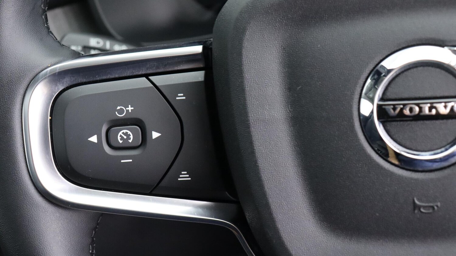 Used Volvo XC40 2025 for sale - 75990911: Photo 21