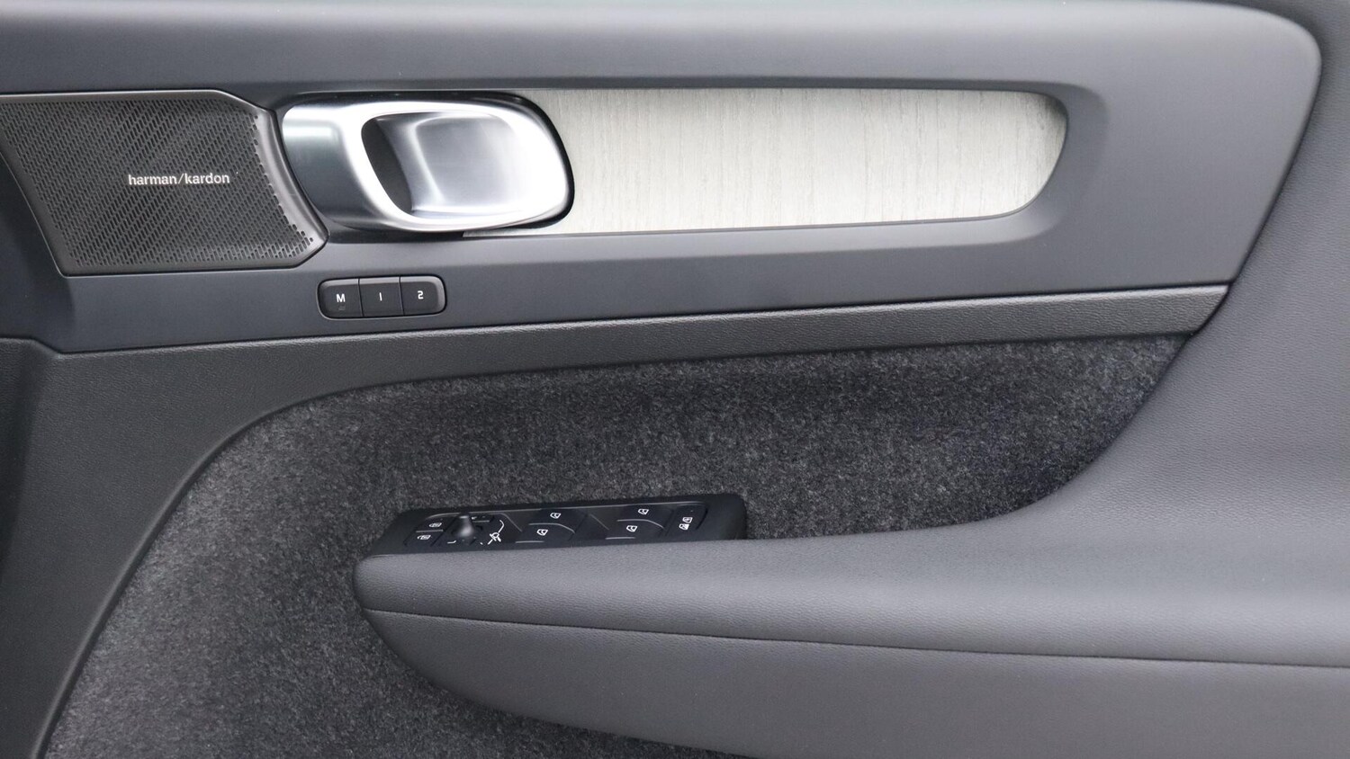 Used Volvo XC40 2025 for sale - 75990911: Photo 29