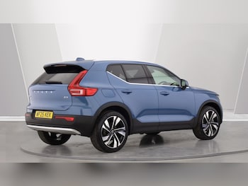 Used Volvo XC40 2025 for sale - 75990911: Photo 2