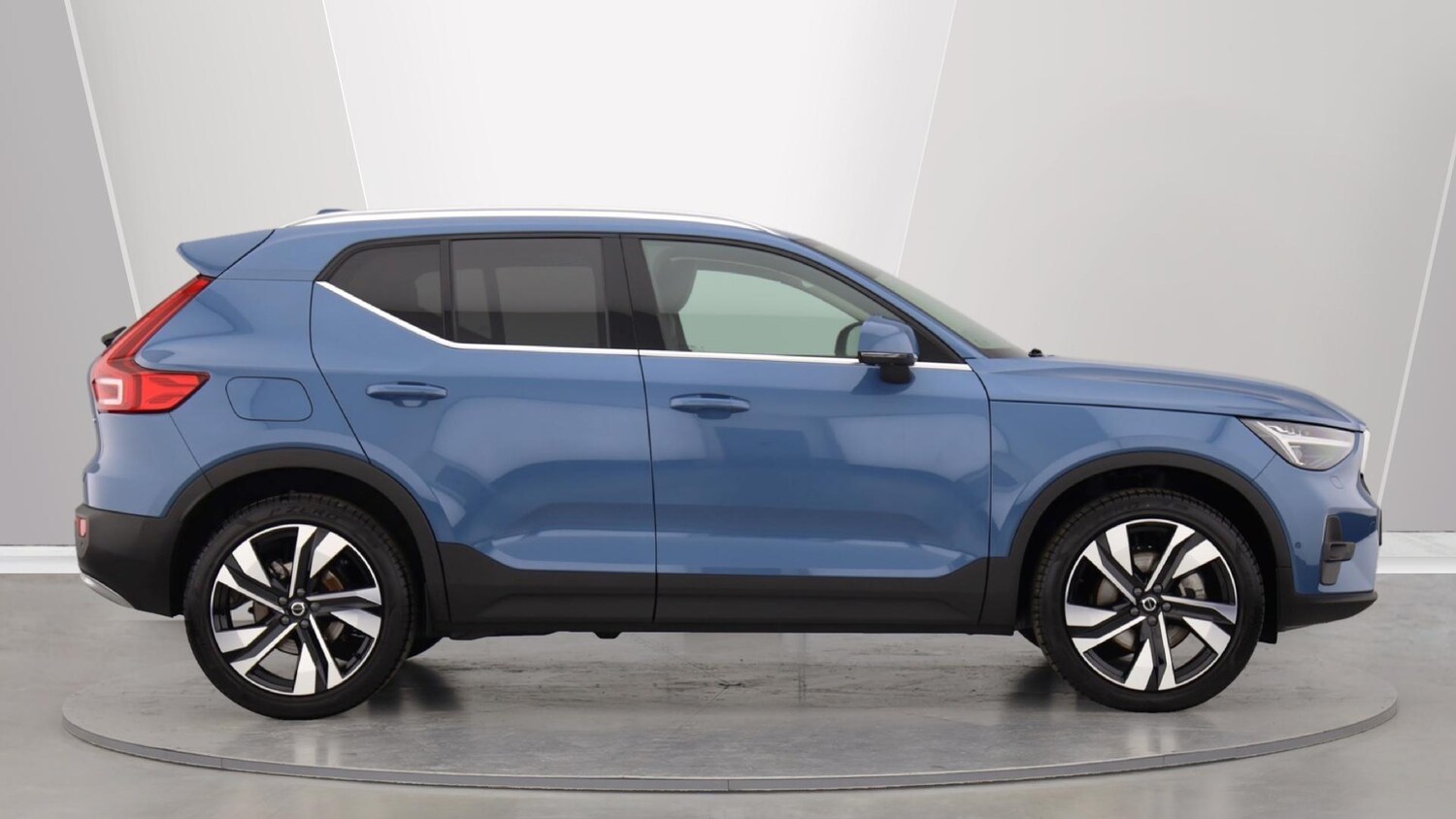 Used Volvo XC40 2025 for sale - 75990911: Photo 3